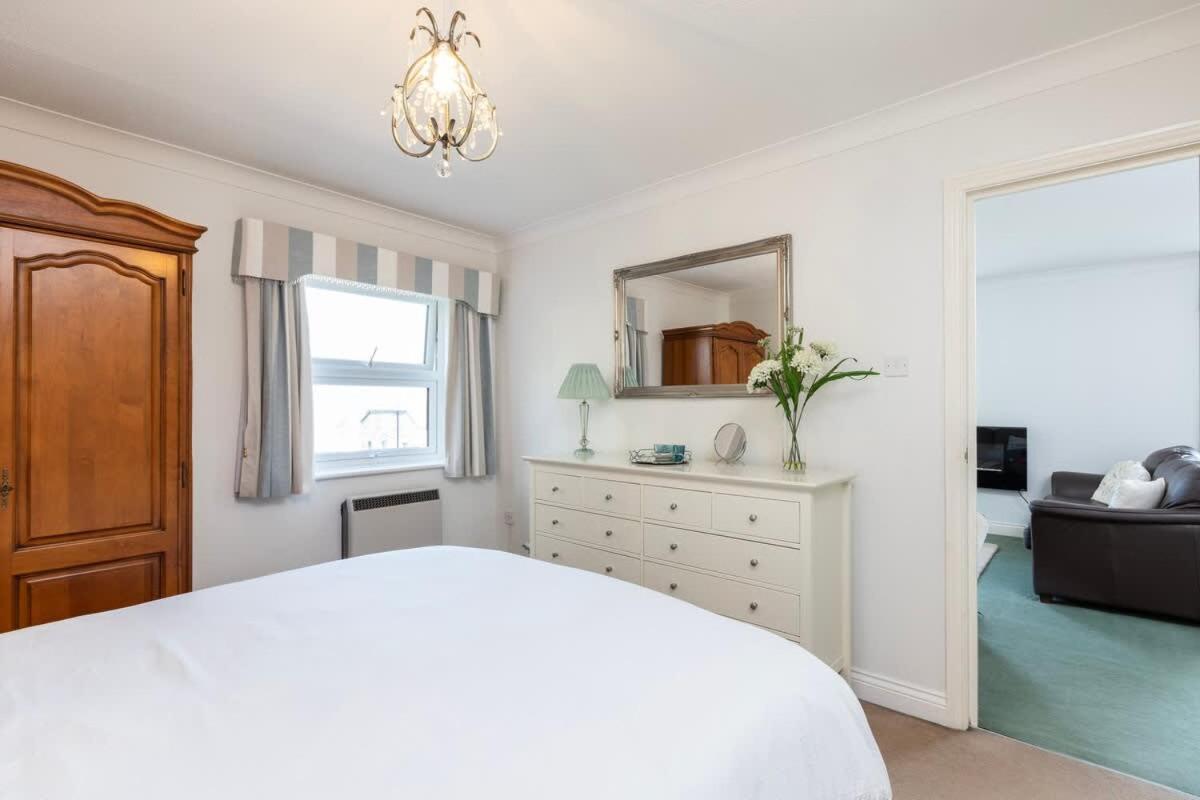 Vila Fabulous High Street Townhouse With Stunning Views & Parking At 'Eagles Nest' Falmouth Exteriér fotografie