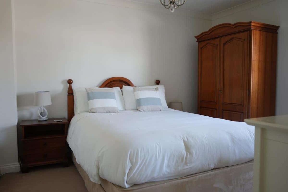 Vila Fabulous High Street Townhouse With Stunning Views & Parking At 'Eagles Nest' Falmouth Exteriér fotografie